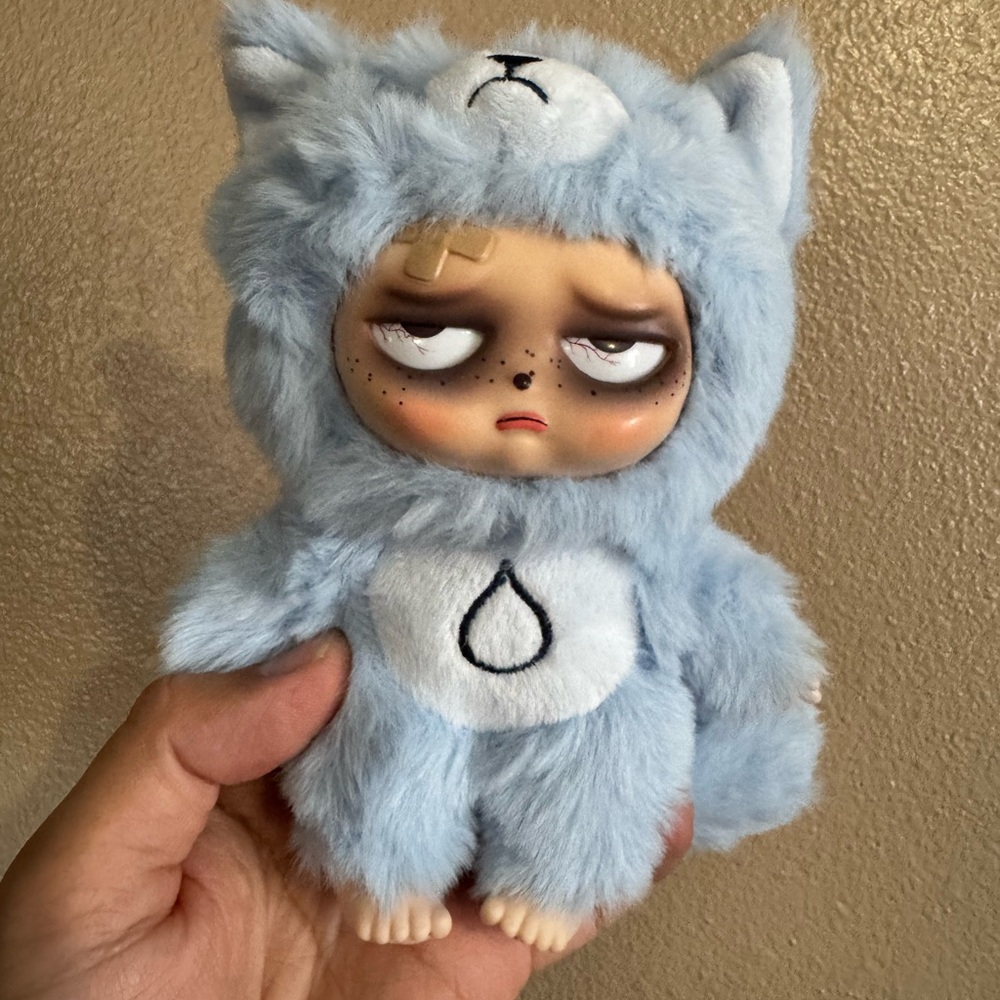 sleepless grumpipi blue